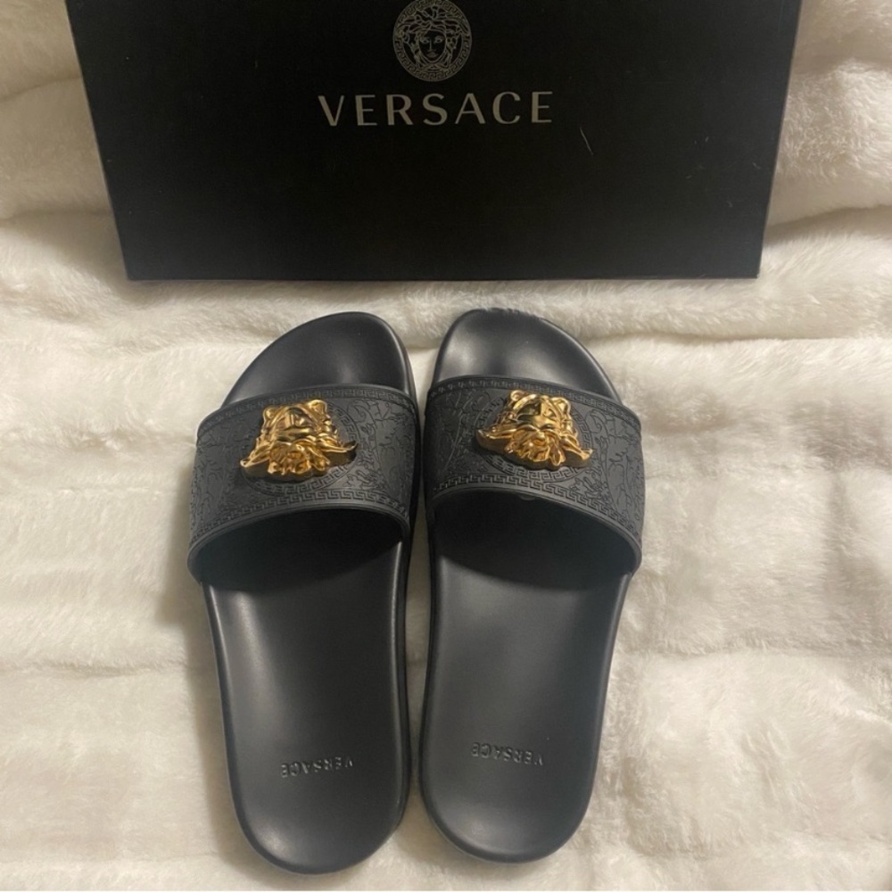 NIB Versace Women's Medusa Slide Sandals in Black/ Gold - Size 37 - Picture 15 of 16